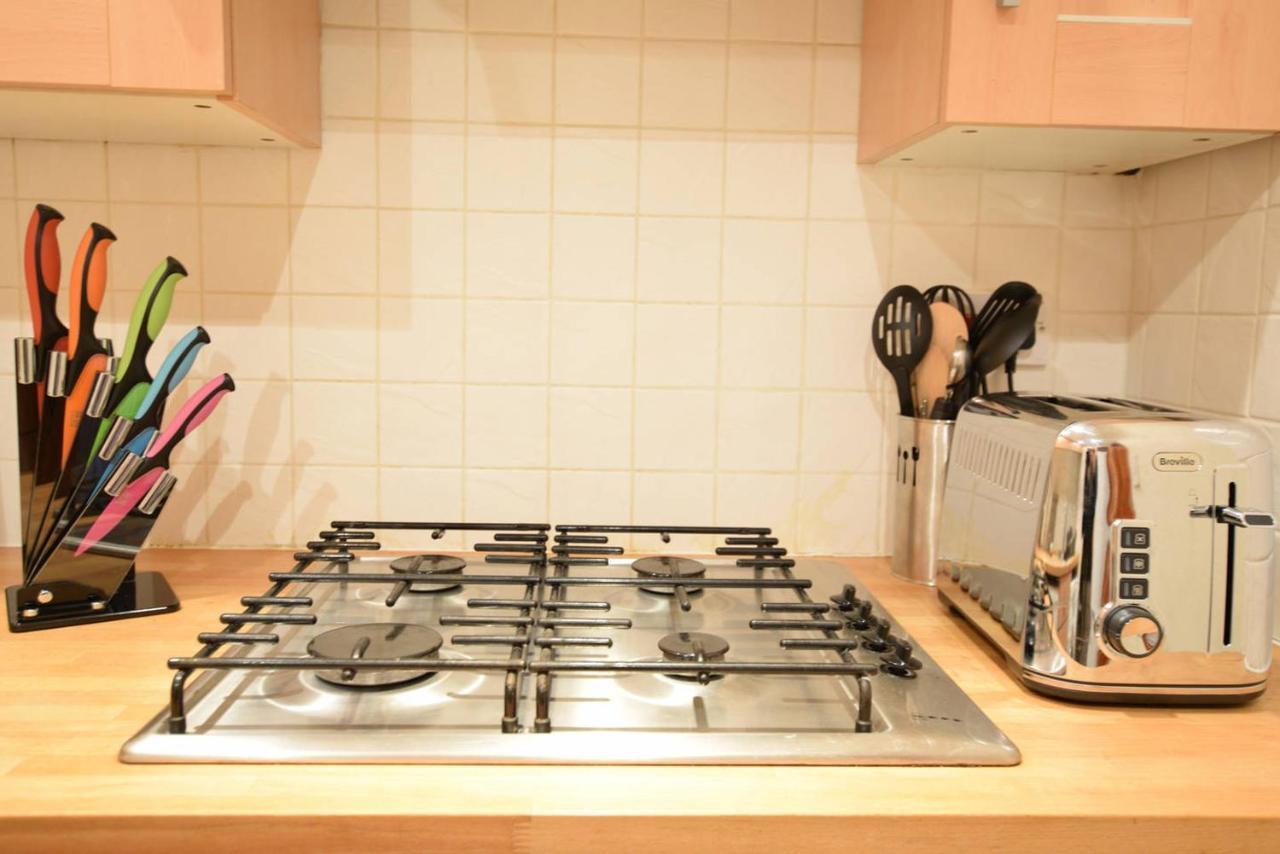 Joivy Classic Apt With Castle Views In Old Town Edinburgh Luaran gambar