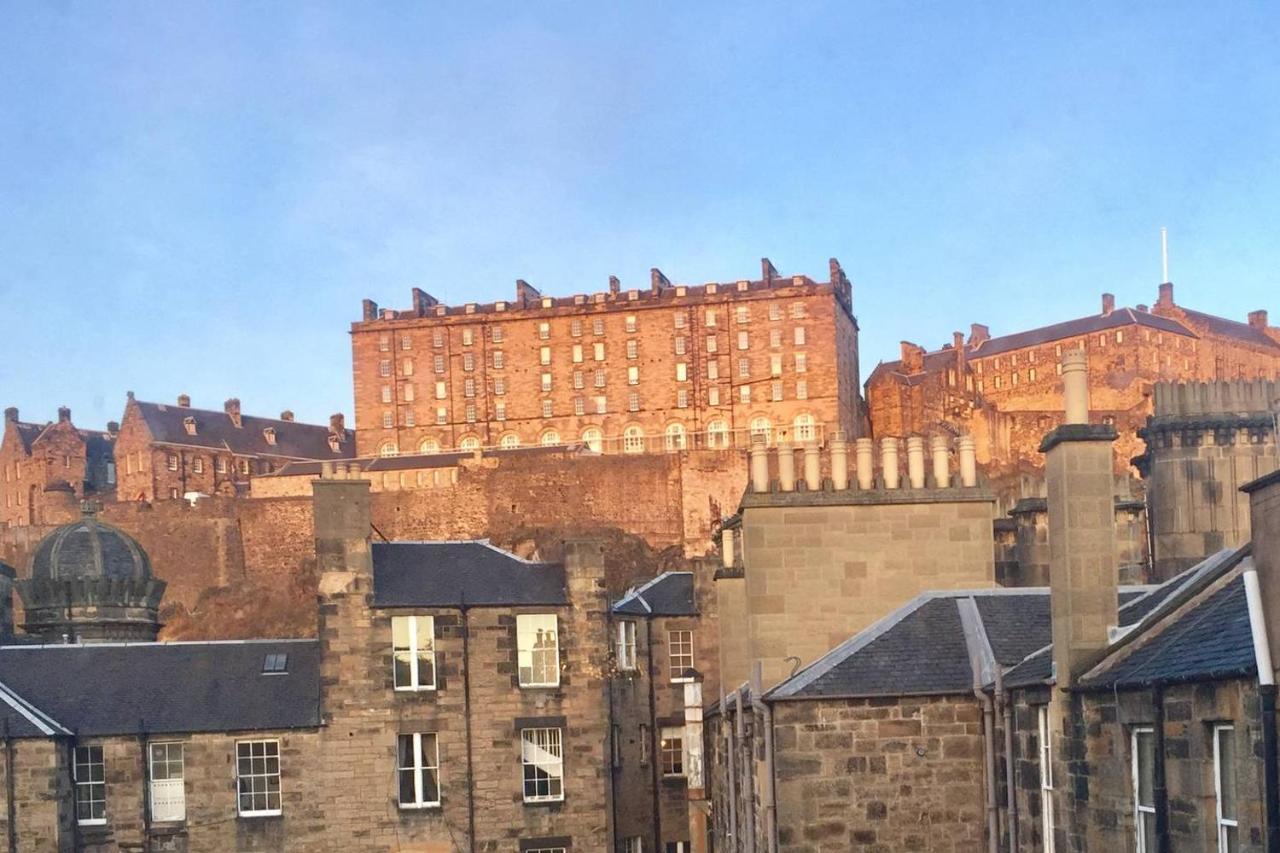 Joivy Classic Apt With Castle Views In Old Town Edinburgh Luaran gambar