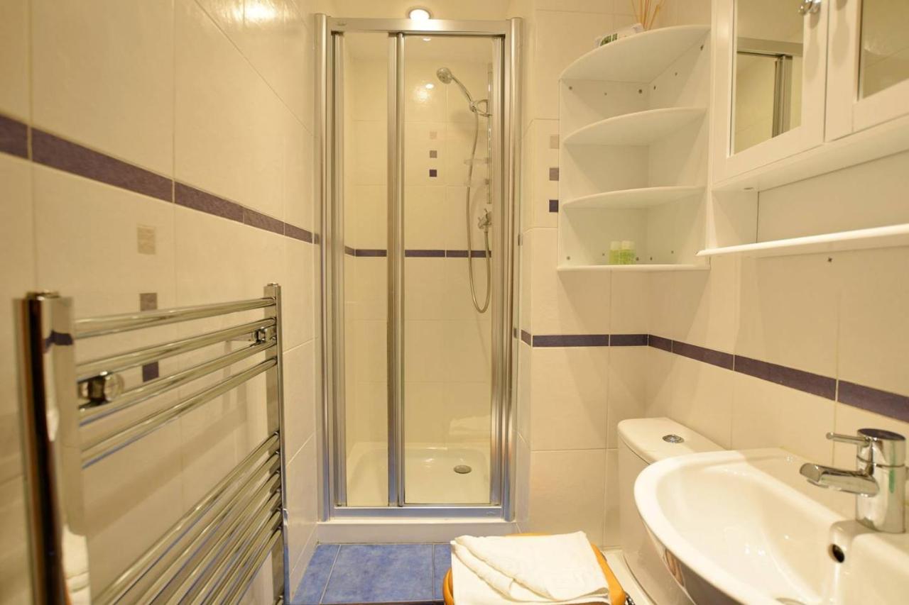 Joivy Classic Apt With Castle Views In Old Town Edinburgh Luaran gambar