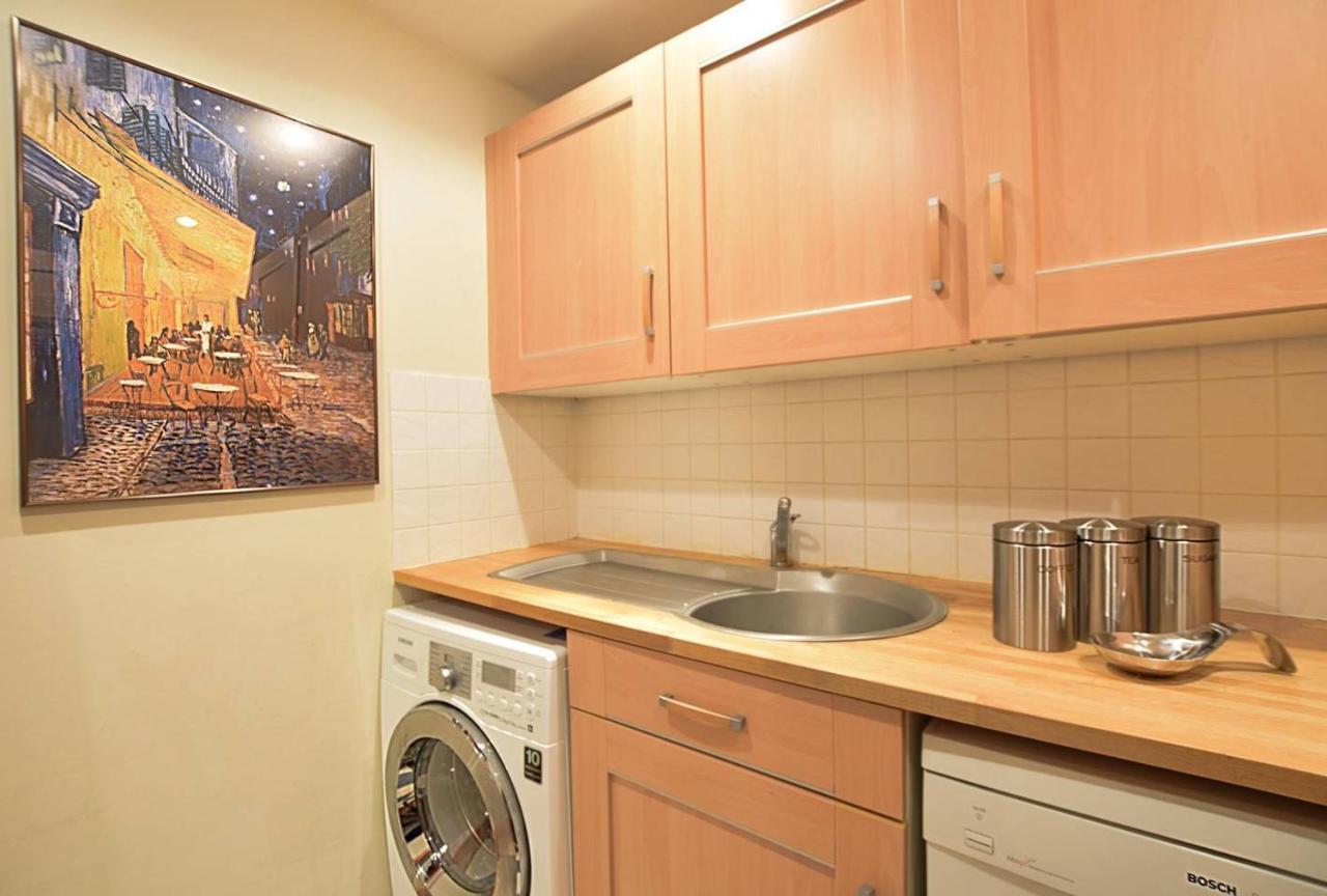 Joivy Classic Apt With Castle Views In Old Town Edinburgh Luaran gambar